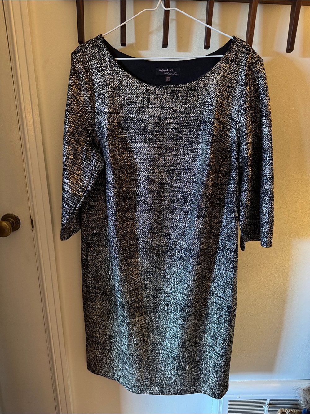 Signature by Robbie Bee Black and Gold Textured Knit Shift Midi Dress
